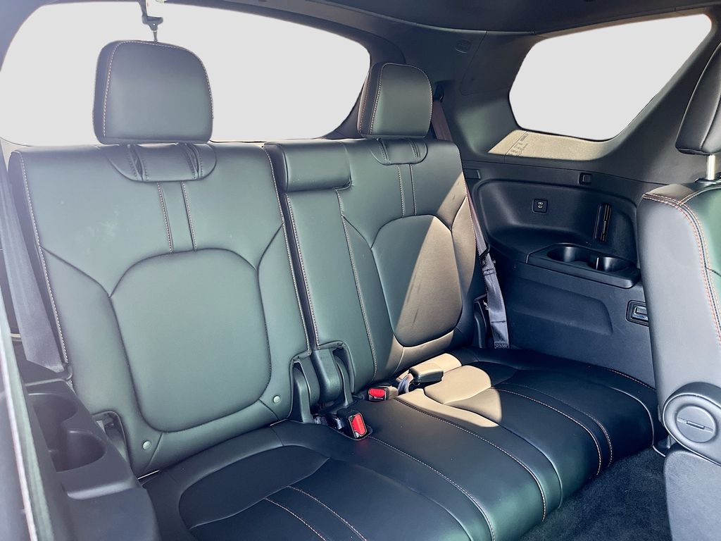 2025 Honda Pilot photo 28 of 34