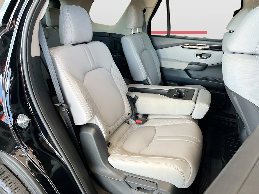 2023 Honda Pilot photo 25 of 30