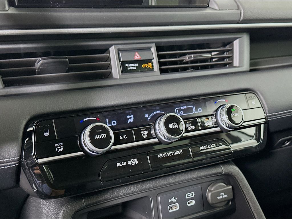 2025 Honda Pilot photo 14 of 27