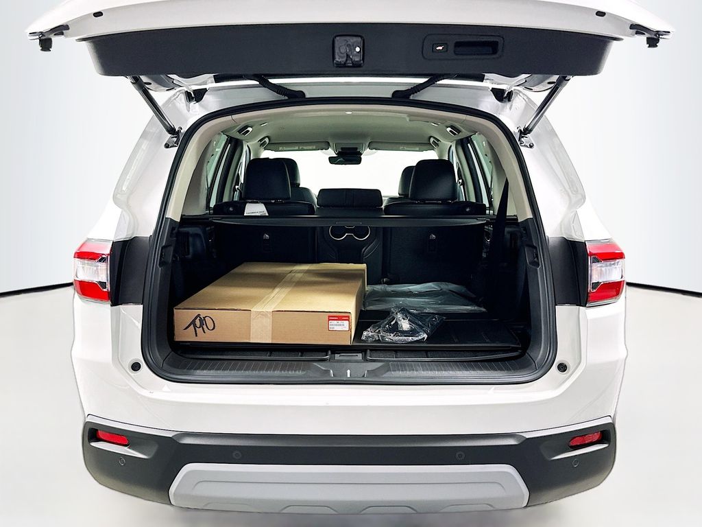 2025 Honda Pilot photo 16 of 27