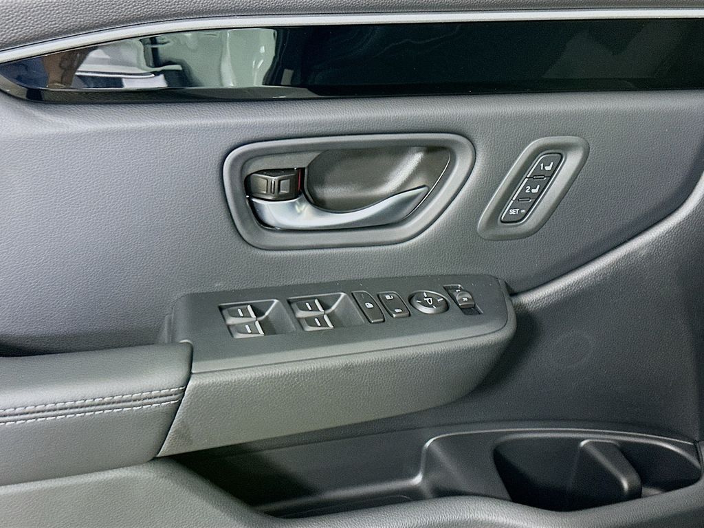 2025 Honda Pilot photo 21 of 27