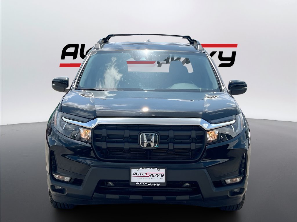 2025 Honda Ridgeline photo 2 of 32