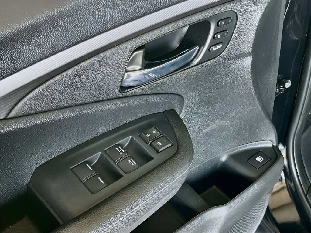 2025 Honda Ridgeline photo 17 of 32