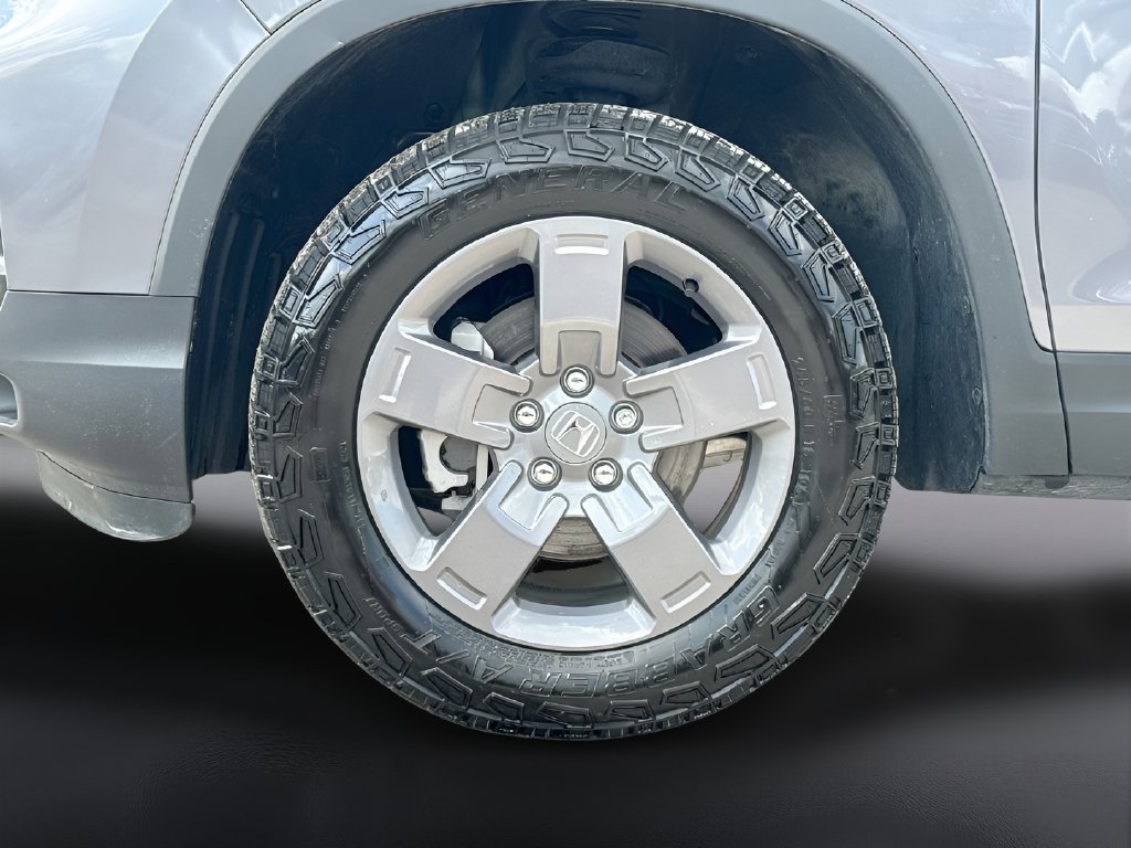 2025 Honda Ridgeline photo 32 of 33