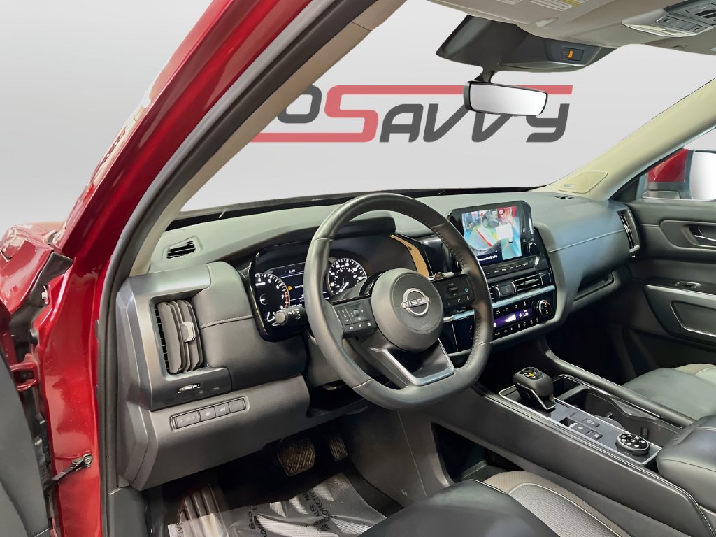 Used 2024 Scarlet Ember Tintcoat Nissan SL image 9