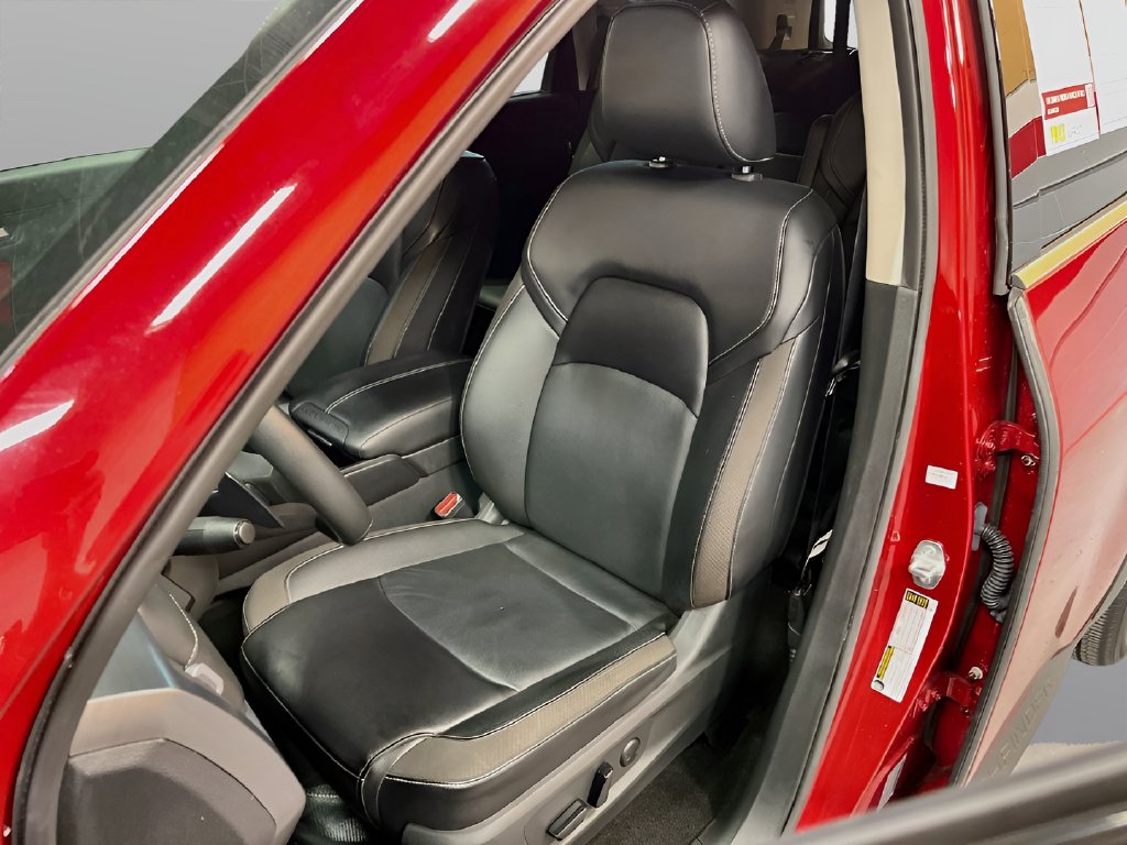 Used 2024 Scarlet Ember Tintcoat Nissan SL image 20