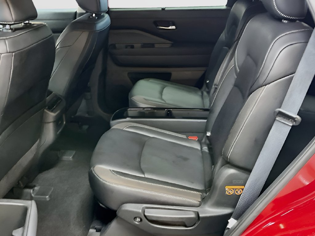 Used 2024 Scarlet Ember Tintcoat Nissan SL image 23