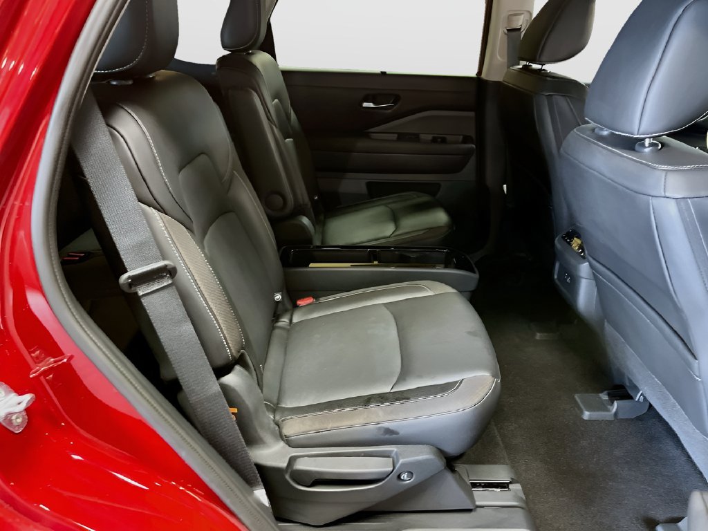 Used 2024 Scarlet Ember Tintcoat Nissan SL image 30