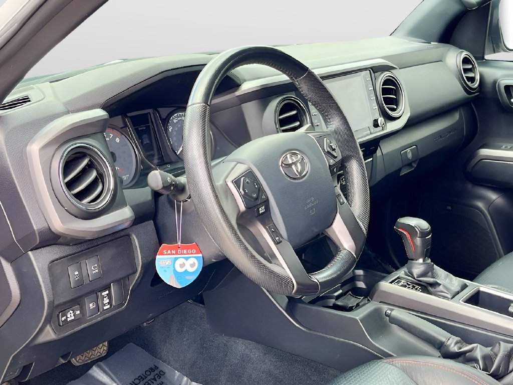 2020 Toyota Tacoma photo 9 of 33