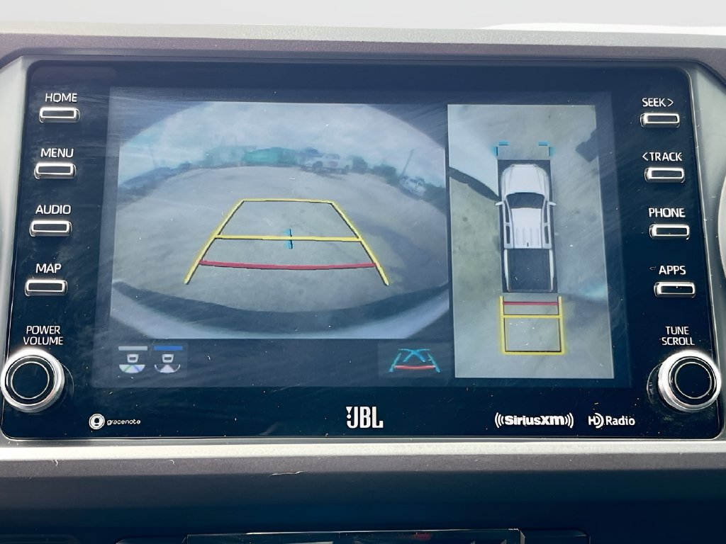 2020 Toyota Tacoma photo 14 of 33