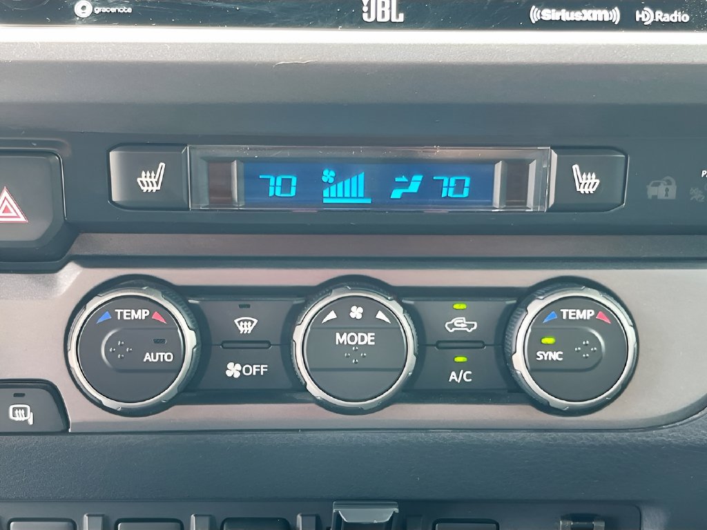 2020 Toyota Tacoma photo 16 of 33