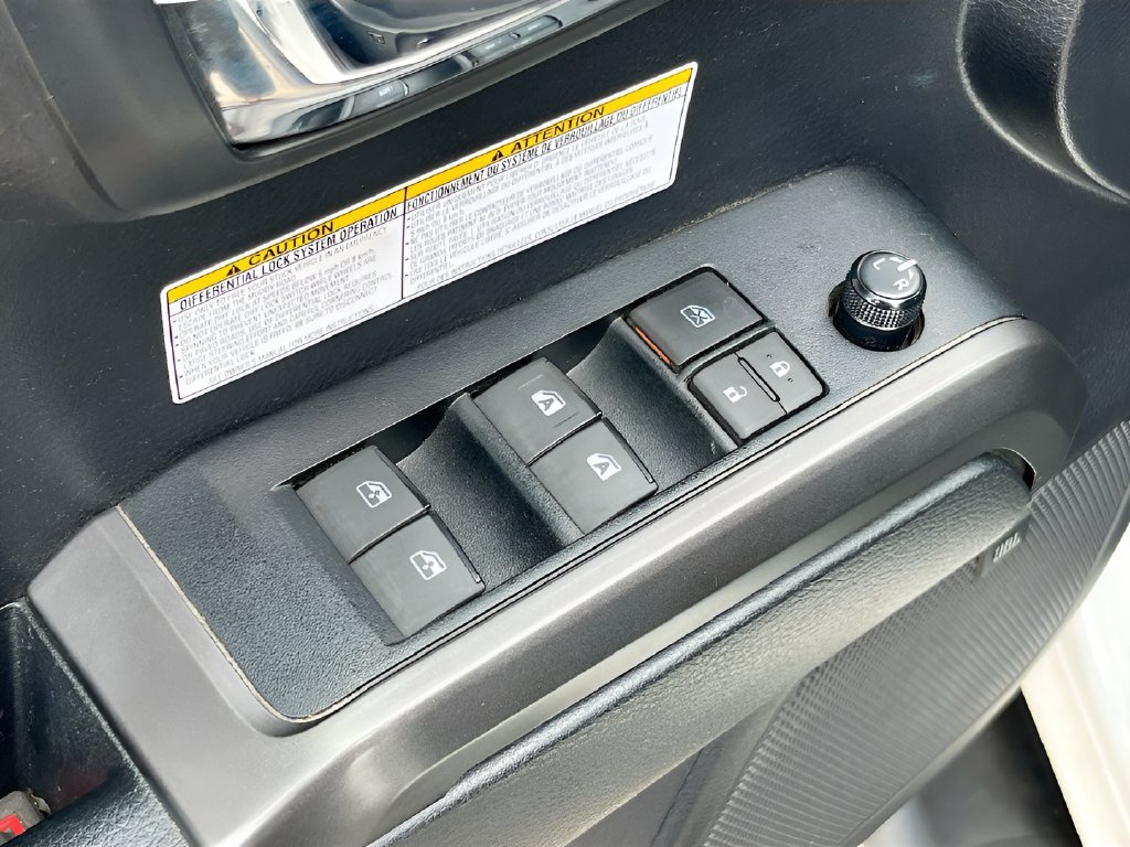 2020 Toyota Tacoma photo 18 of 33