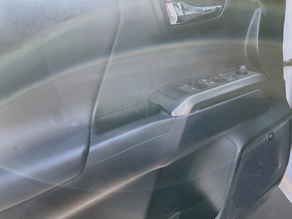 2019 Toyota Tacoma photo 18 of 33
