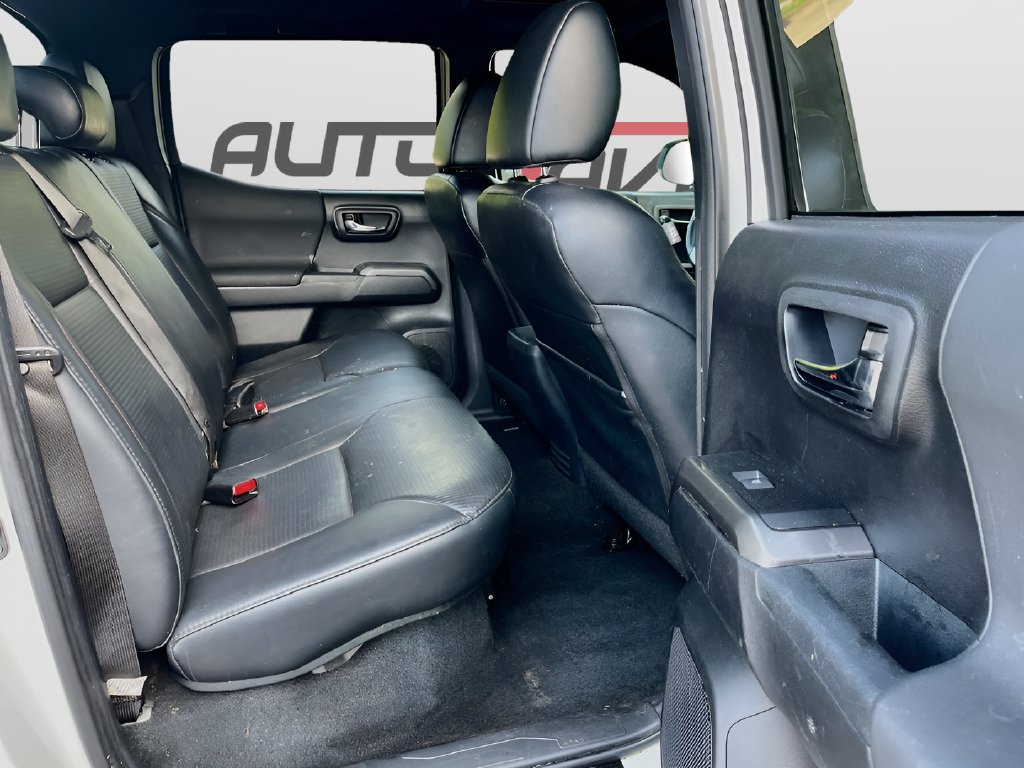 2019 Toyota Tacoma photo 28 of 33