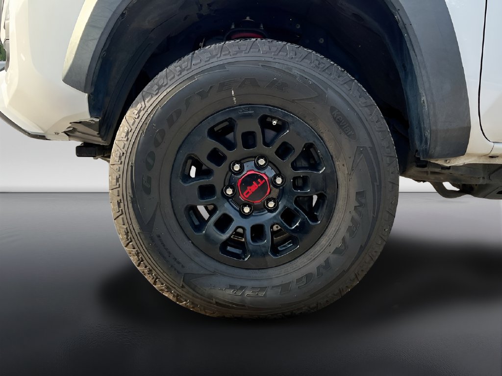 2019 Toyota Tacoma photo 32 of 33