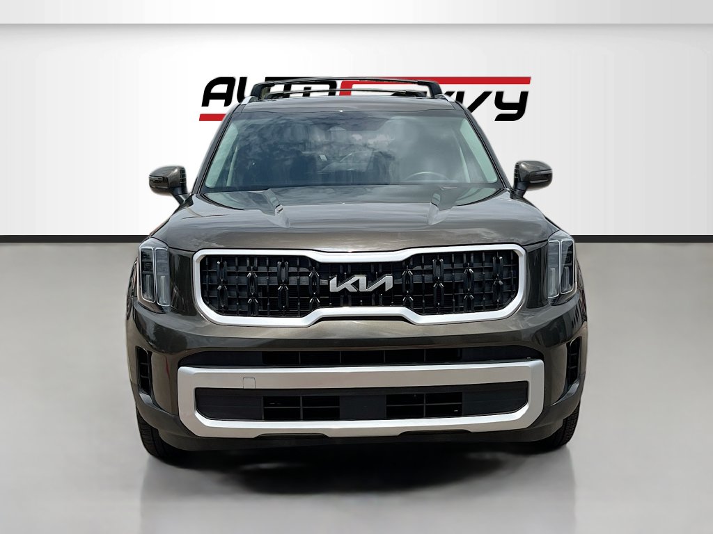 2024 Kia Telluride photo 2 of 35