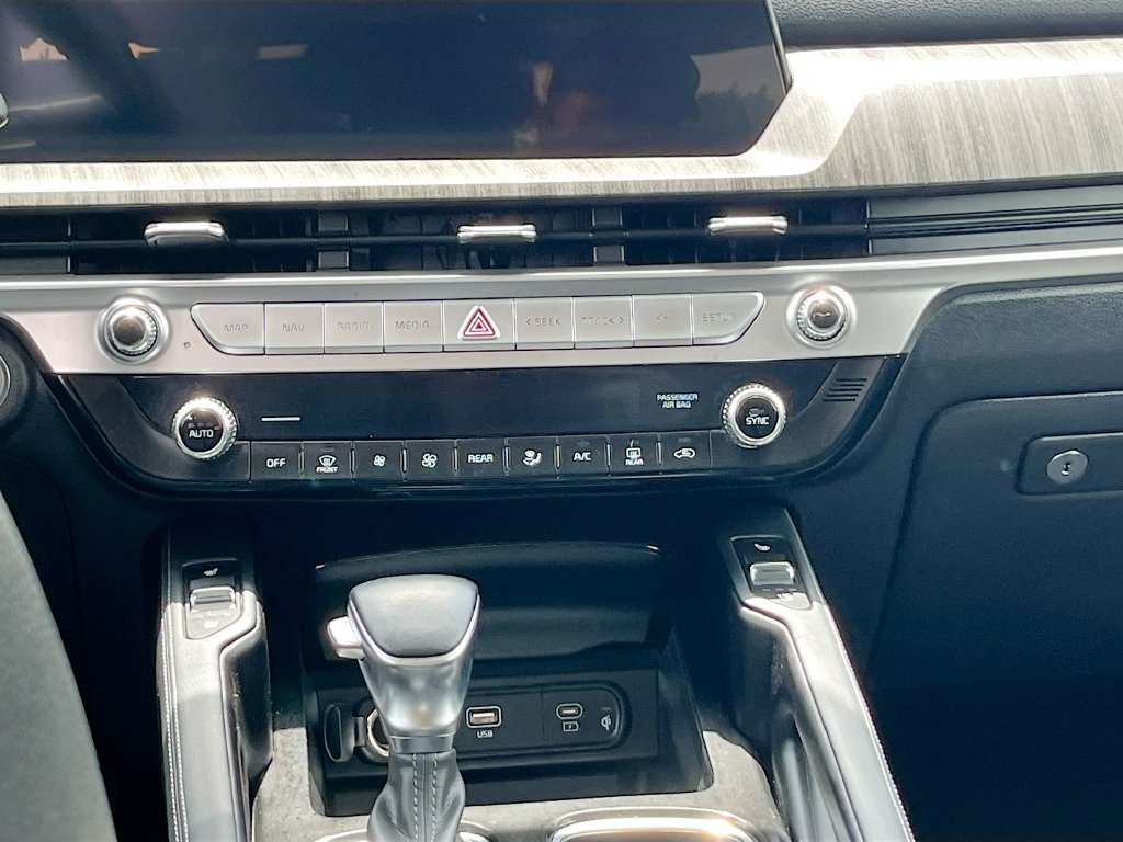 2024 Kia Telluride photo 28 of 35