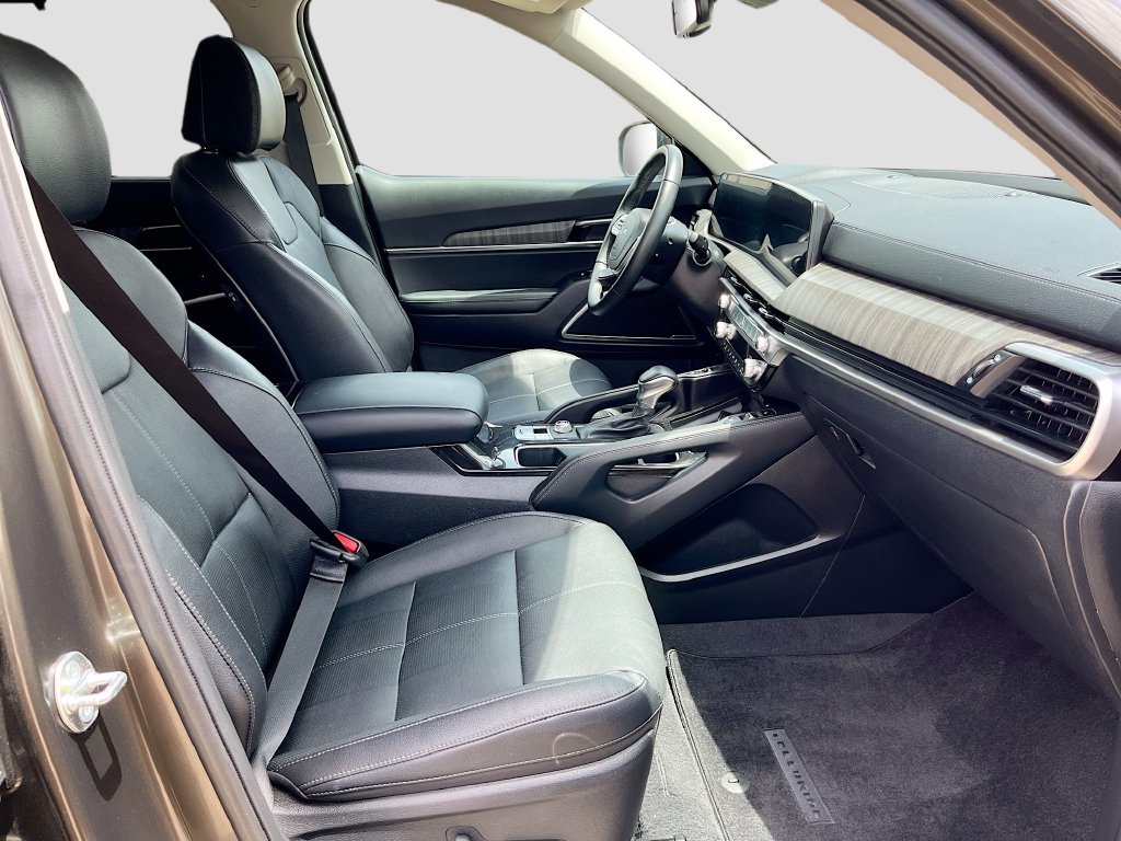 2024 Kia Telluride photo 32 of 35