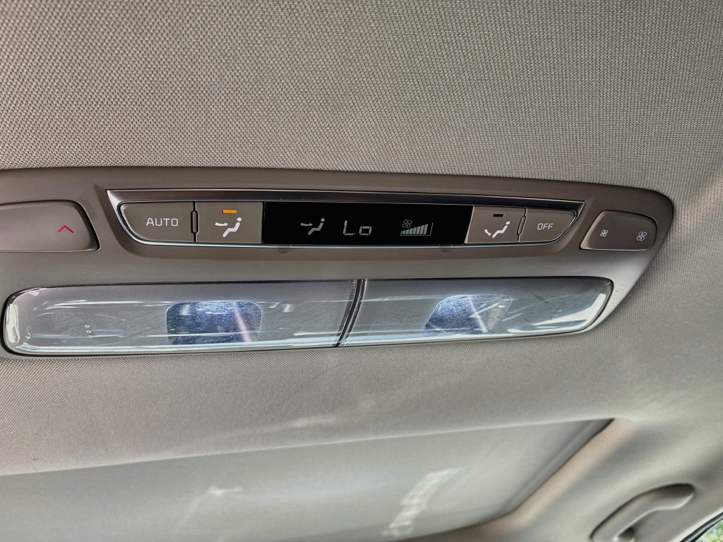 2024 Kia Telluride photo 27 of 35