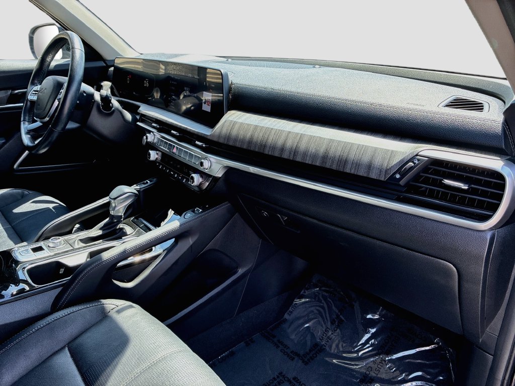 2024 Kia Telluride photo 32 of 35
