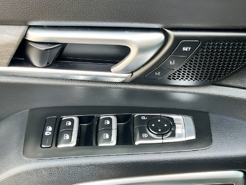 2022 Kia Telluride photo 18 of 36