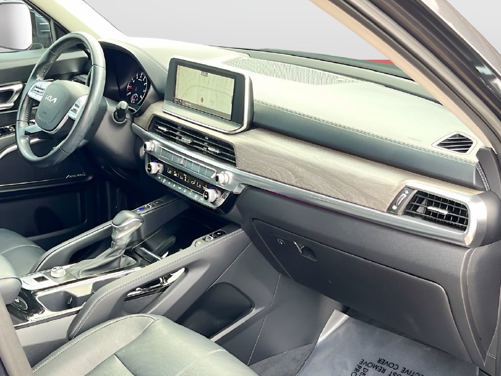 2022 Kia Telluride photo 32 of 36