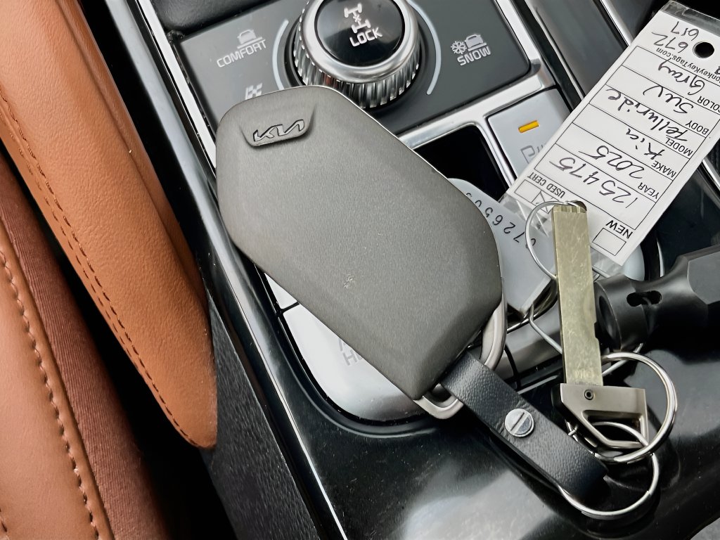 2025 Kia Telluride photo 37 of 38
