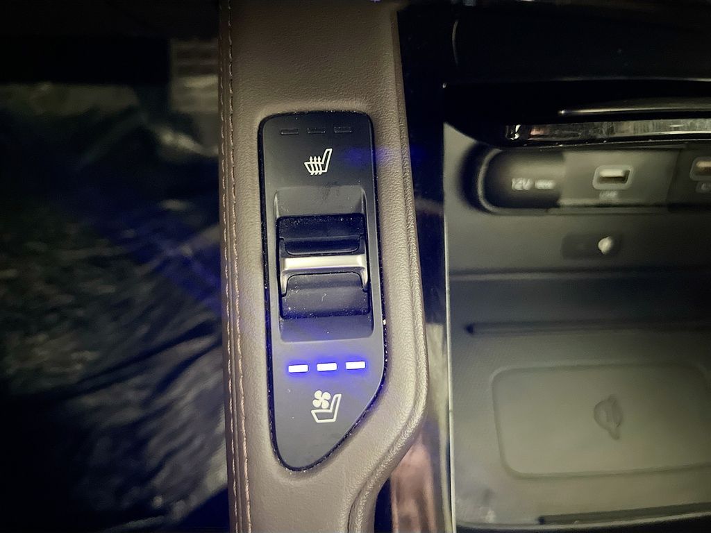 2021 Kia Telluride photo 21 of 36