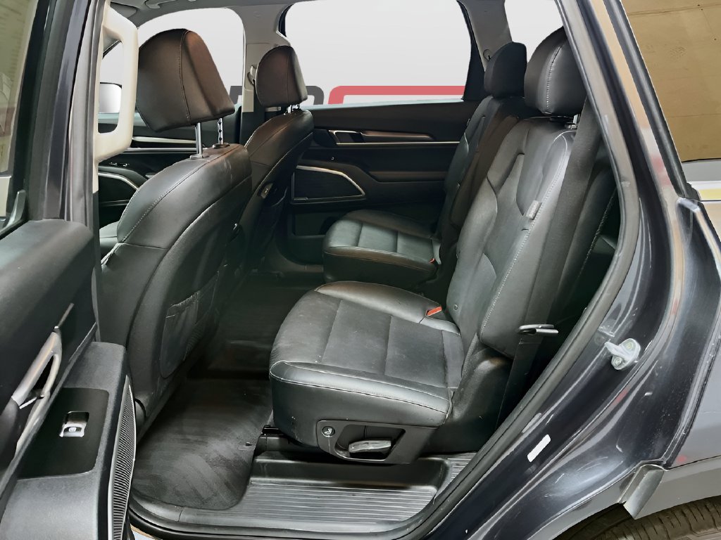 Used 2023 Gravity Gray Metallic Kia S image 24
