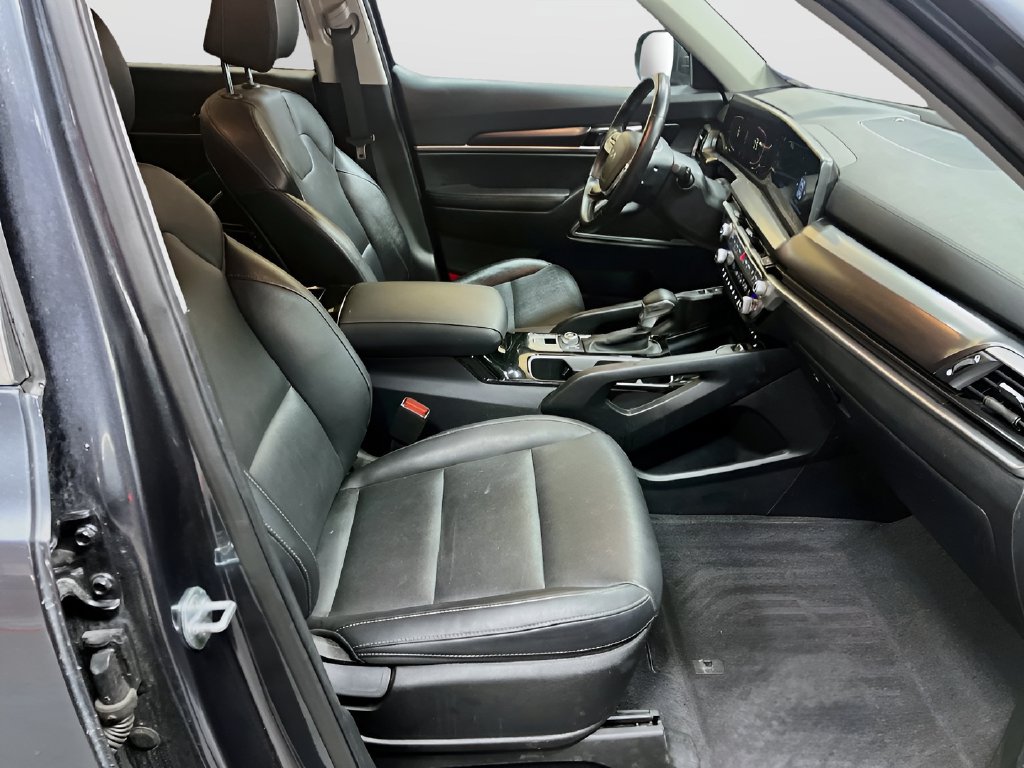 Used 2023 Gravity Gray Metallic Kia S image 29