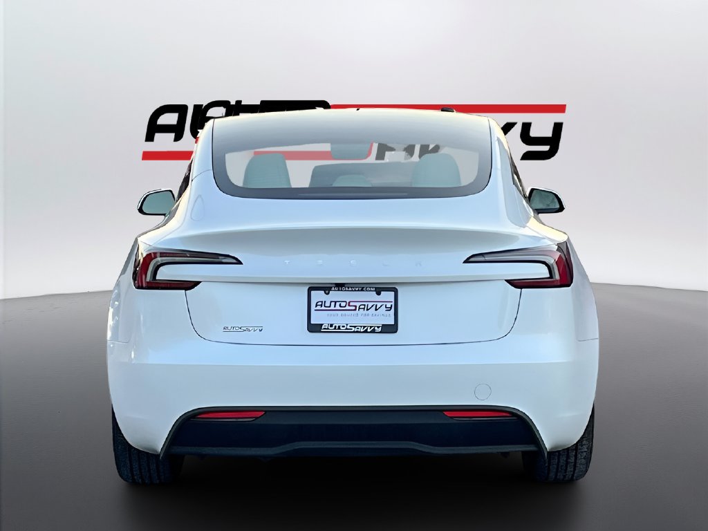 2024 Tesla Model 3 photo 6 of 32