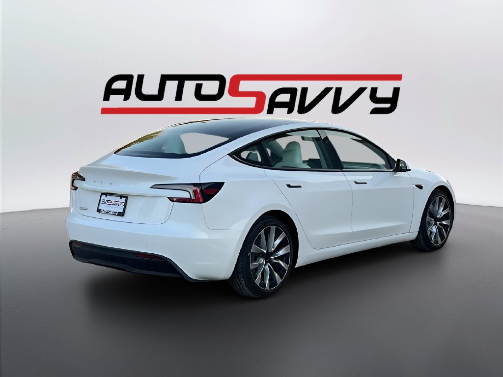 2024 Tesla Model 3 photo 7 of 32