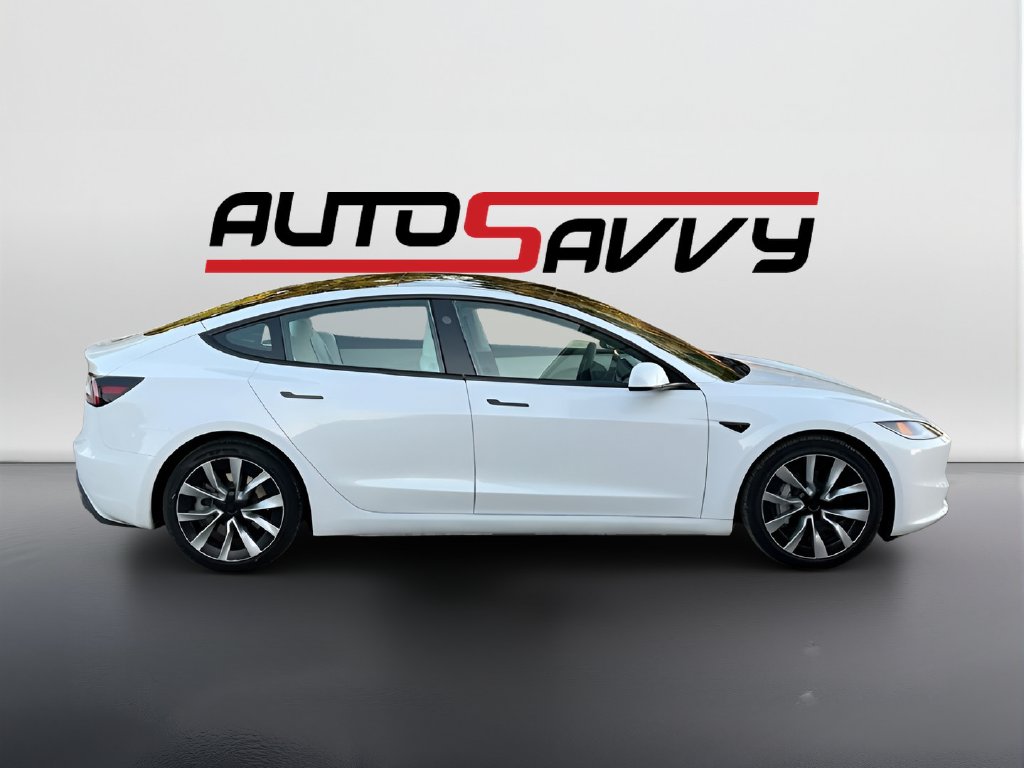 2024 Tesla Model 3 photo 8 of 32