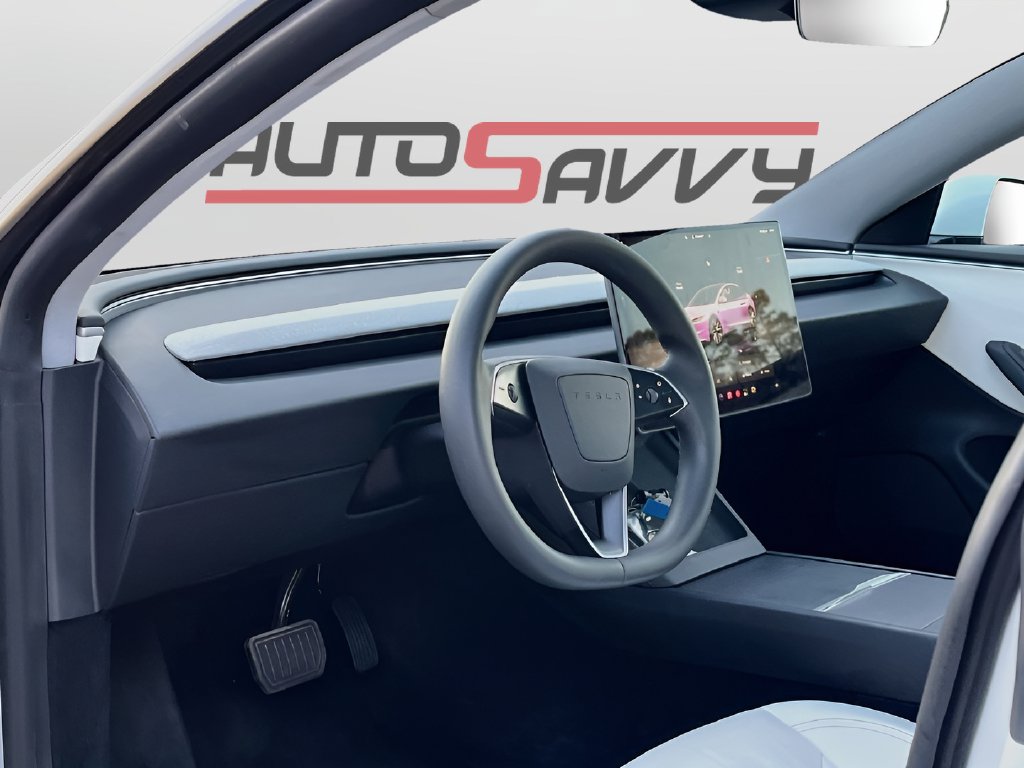 2024 Tesla Model 3 photo 9 of 32
