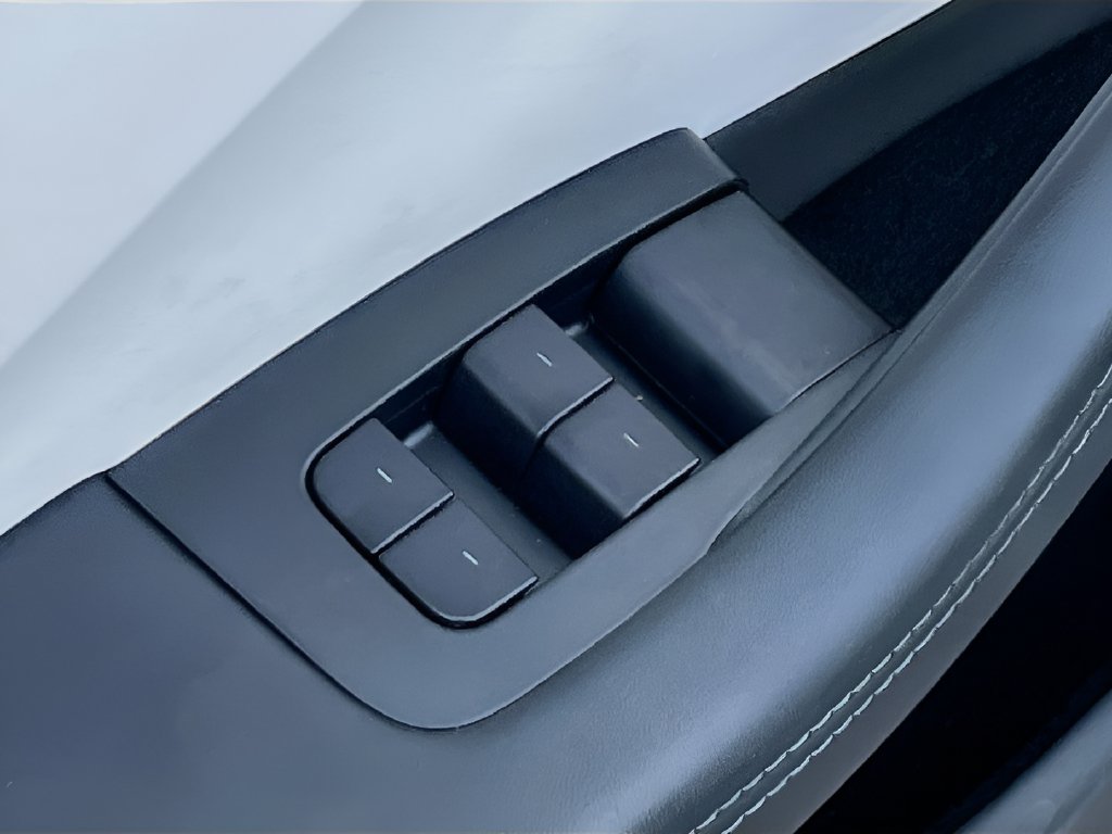2024 Tesla Model 3 photo 17 of 32