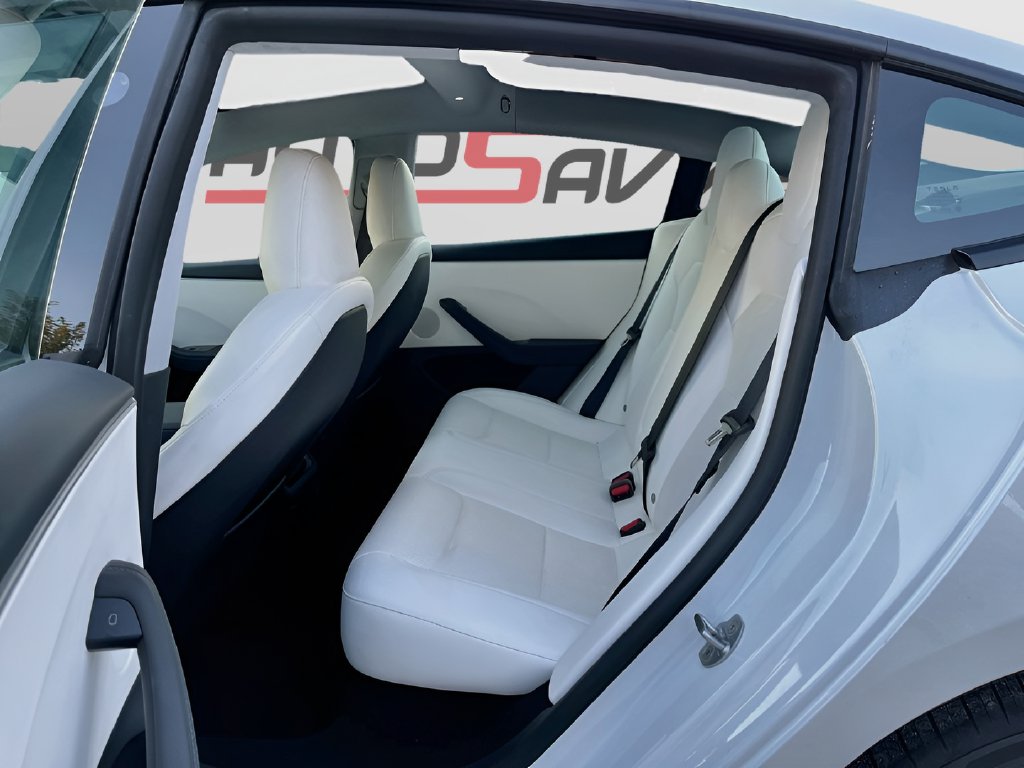 2024 Tesla Model 3 photo 24 of 32