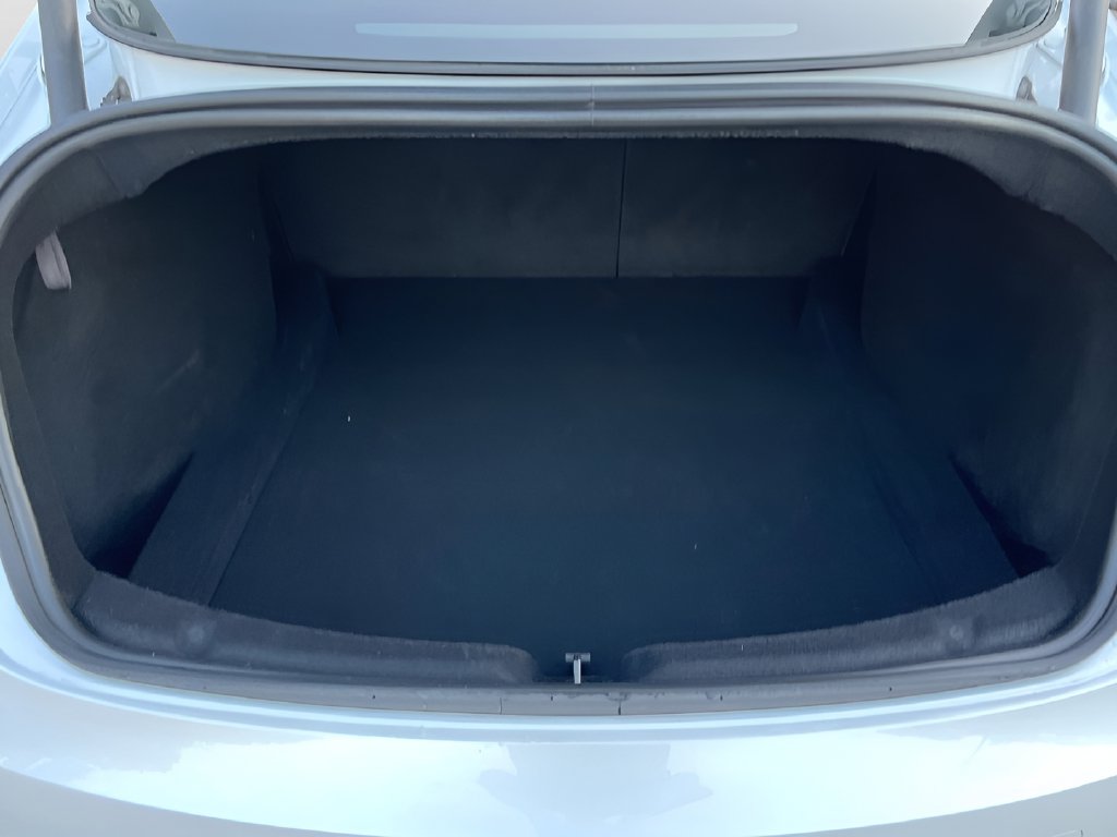 2024 Tesla Model 3 photo 26 of 32