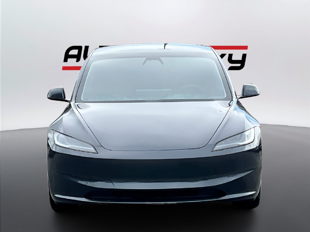 2025 Tesla Model 3 photo 2 of 32