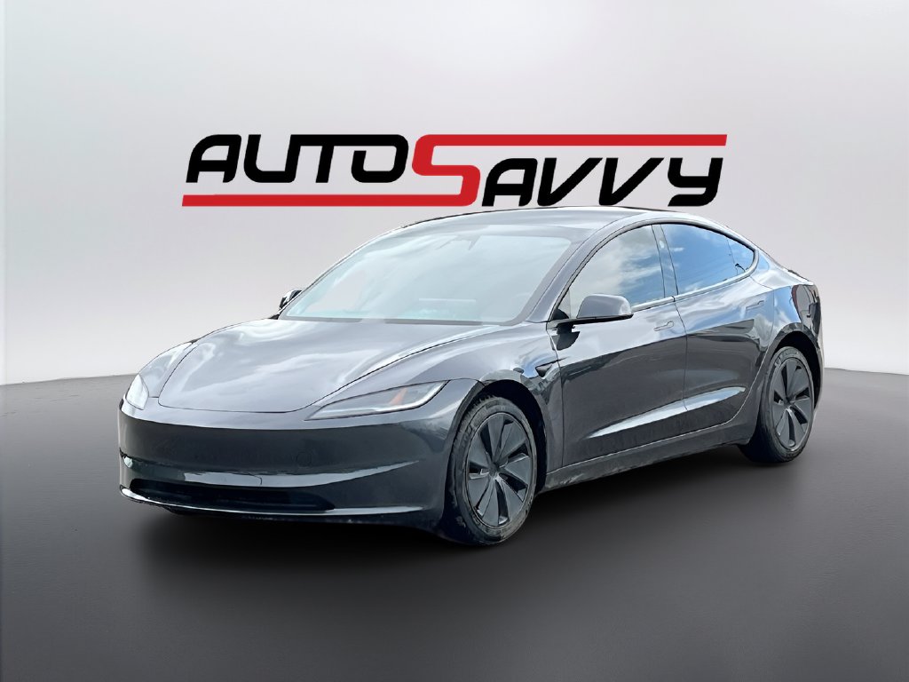2025 Tesla Model 3 photo 3 of 32