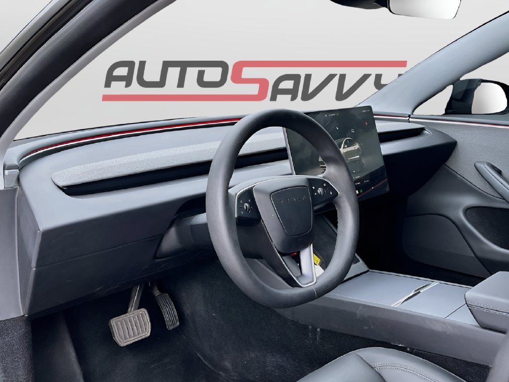 2025 Tesla Model 3 photo 9 of 32