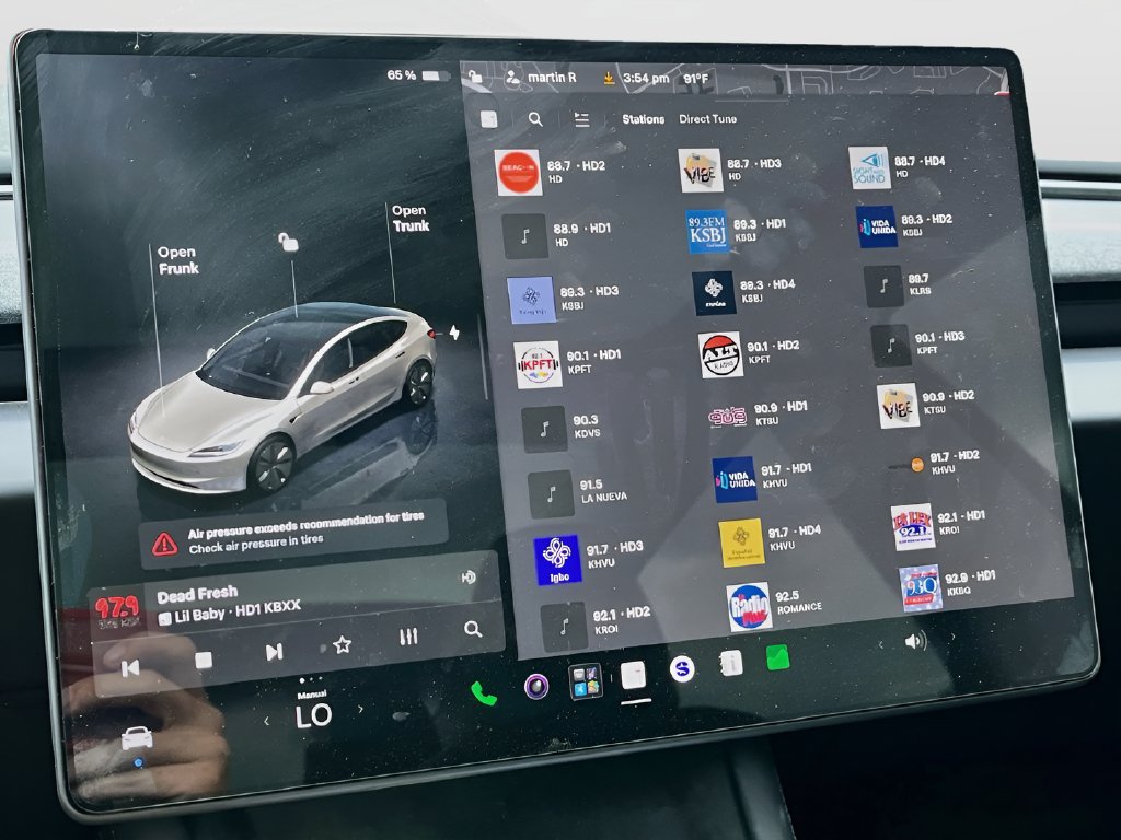 2025 Tesla Model 3 photo 14 of 32
