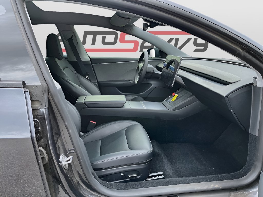 2025 Tesla Model 3 photo 28 of 32