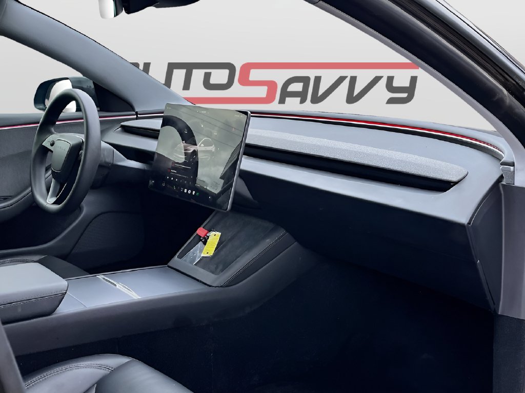 2025 Tesla Model 3 photo 29 of 32
