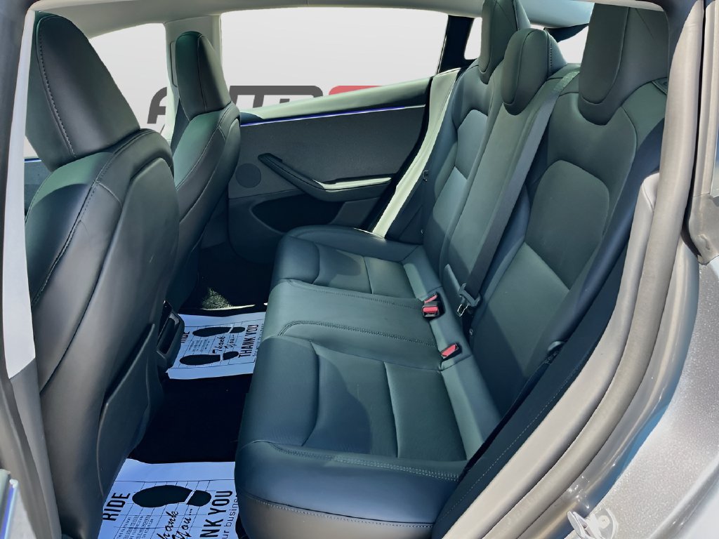 2025 Tesla Model 3 photo 25 of 34