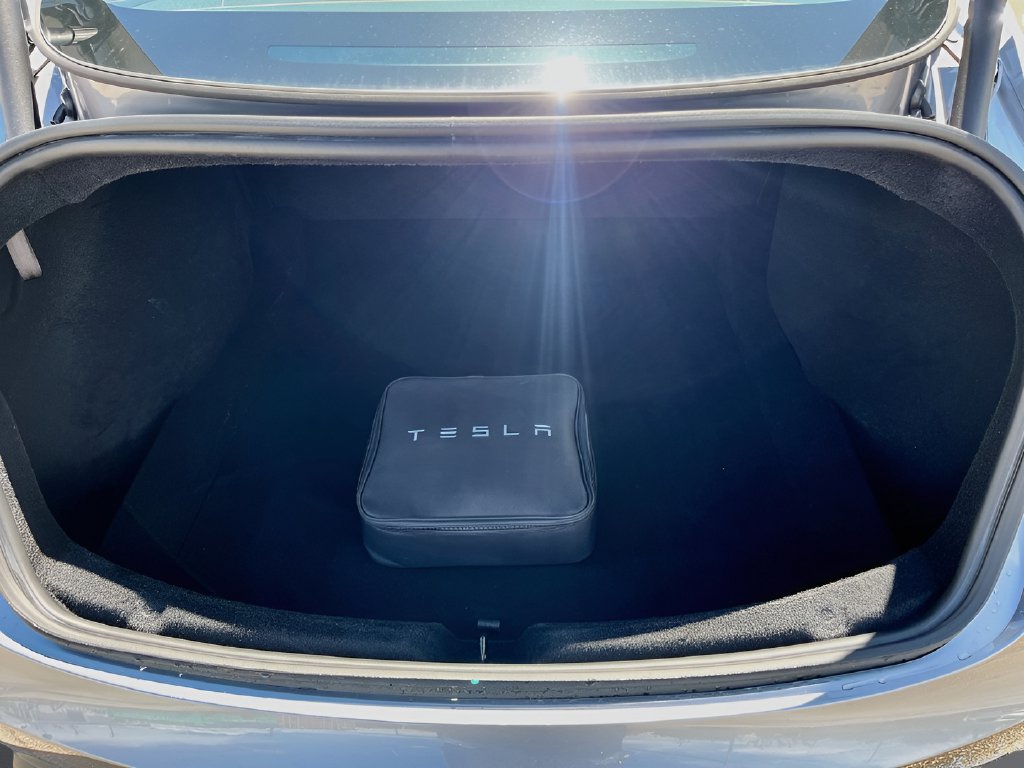 2025 Tesla Model 3 photo 28 of 34
