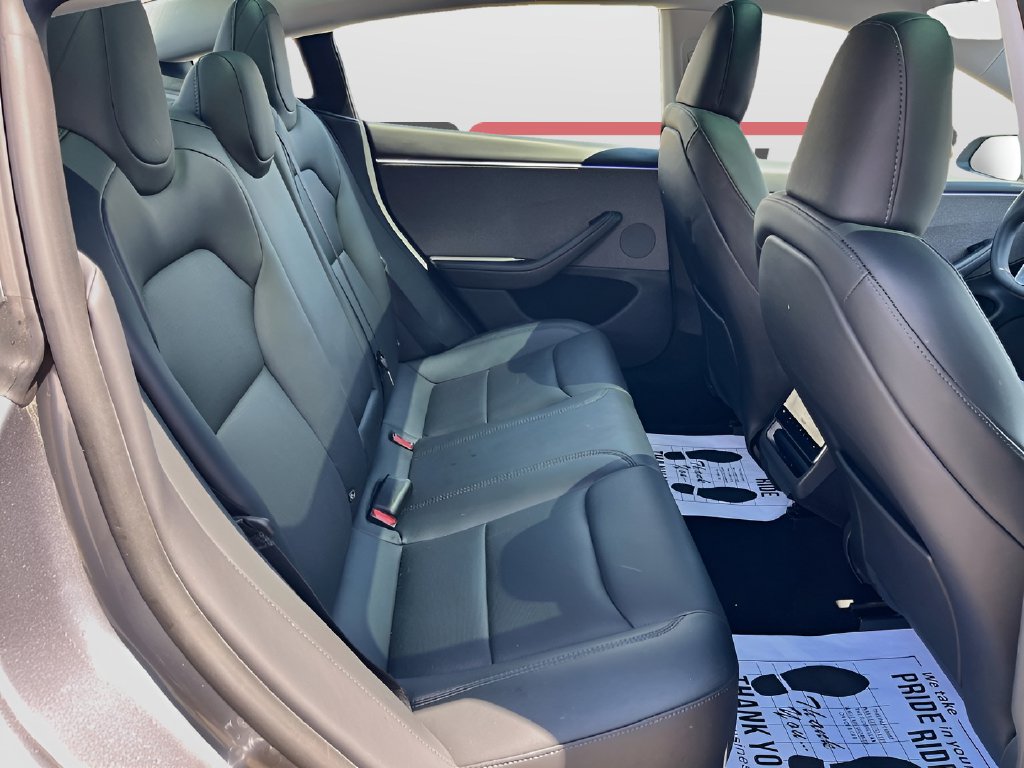 2025 Tesla Model 3 photo 29 of 34