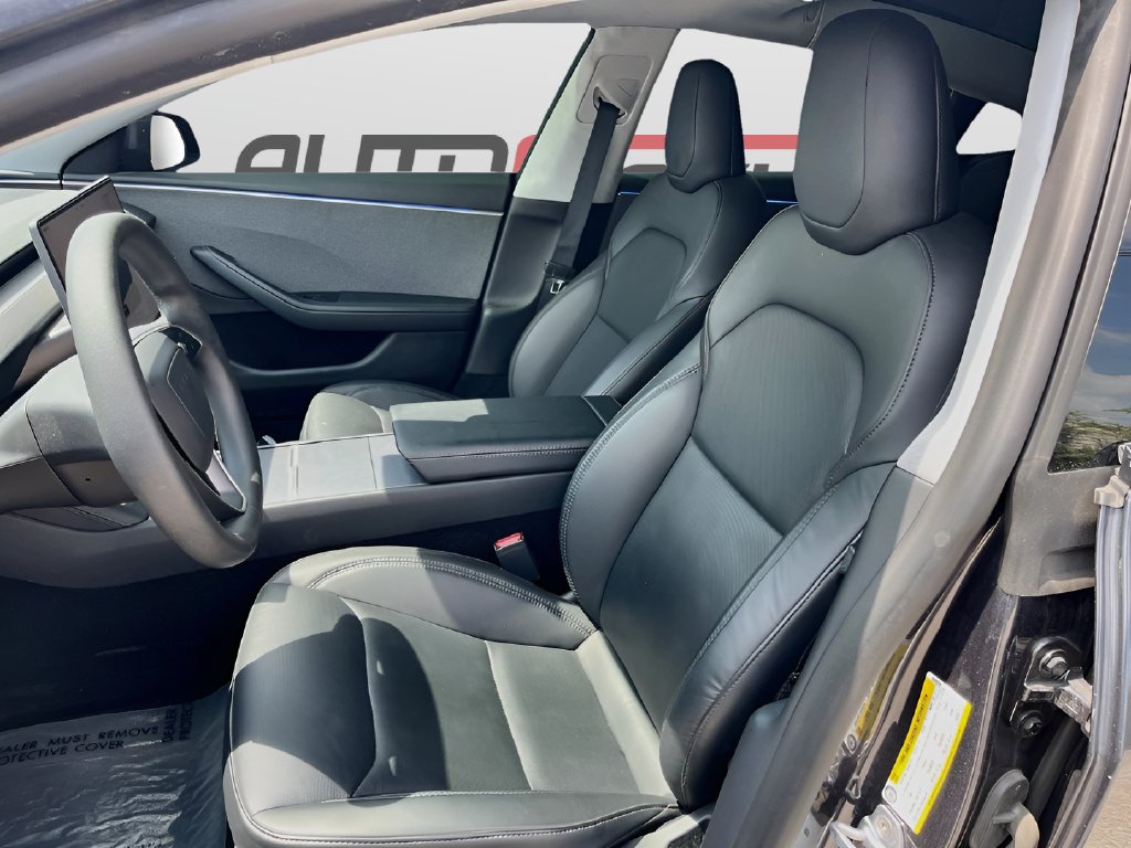 2025 Tesla Model 3 photo 21 of 33