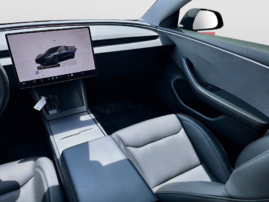 2025 Tesla Model 3 photo 24 of 33