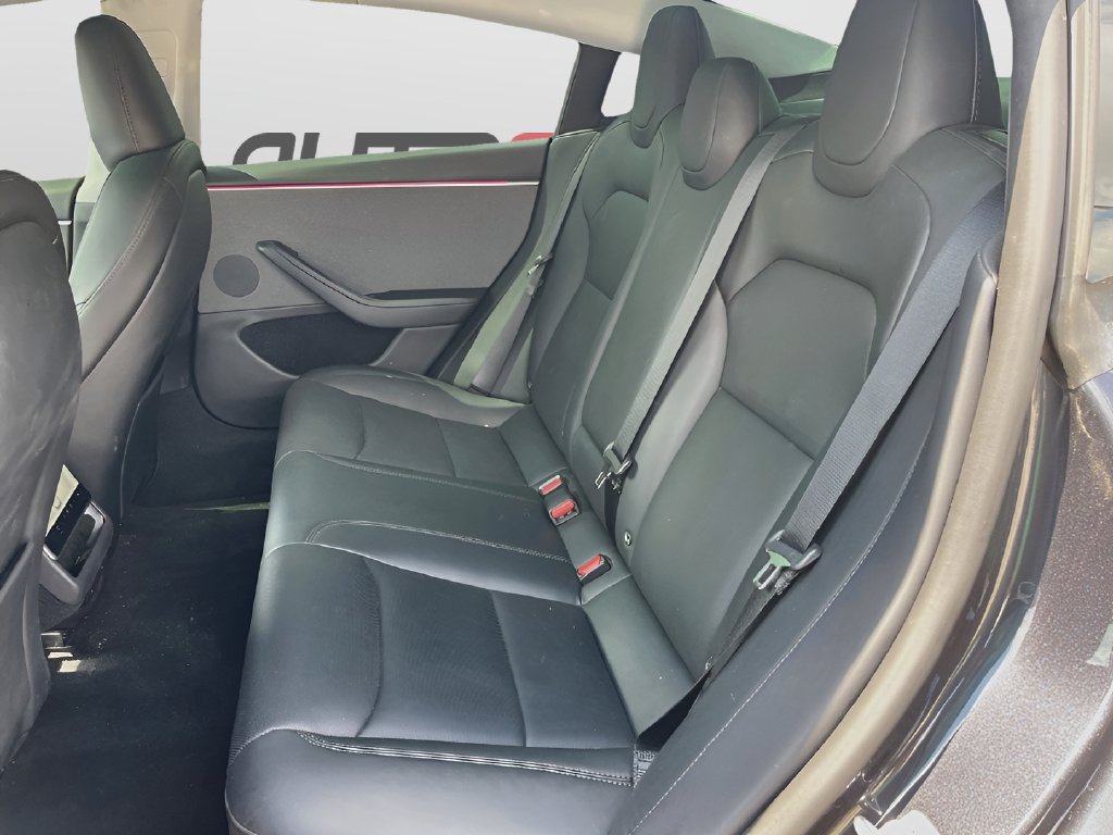 2025 Tesla Model 3 photo 25 of 33
