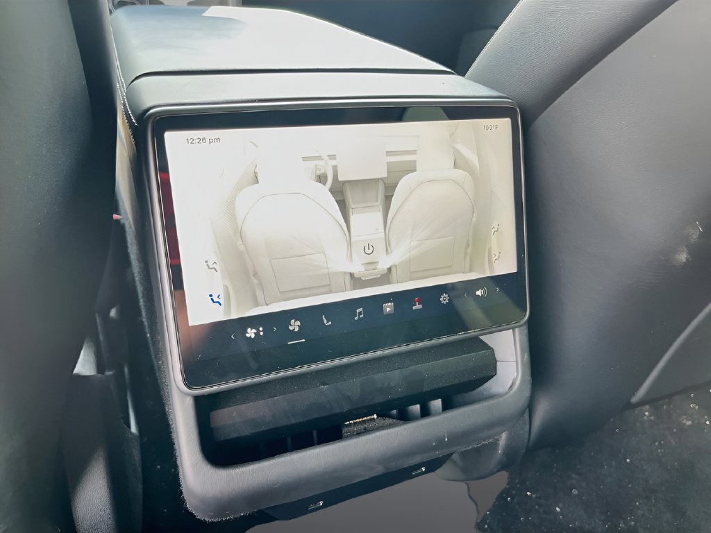 2025 Tesla Model 3 photo 27 of 33